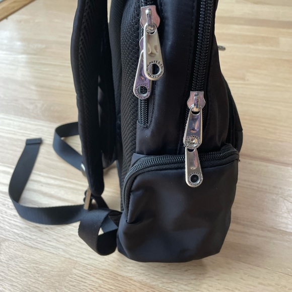 BASS Small Black Backpack EUC - Picture 3 of 7